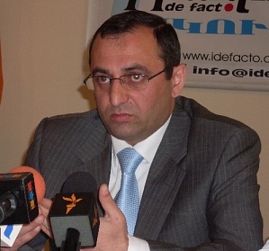 Արծվիկ Մինասյան. «2010թ. բյուջեն անիրատեսական է»