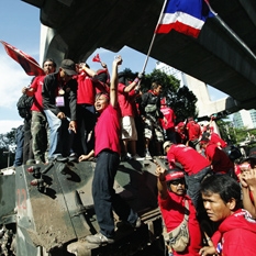 Թայլանդում հեղափոխությունը թափ է հավաքում