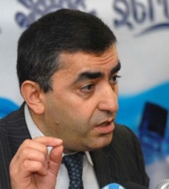 Ա. Ռուստամյան. «Միջնորդներն այլևս համոզելու փուլից անցնում են խաղաղության պարտադրման փուլին»