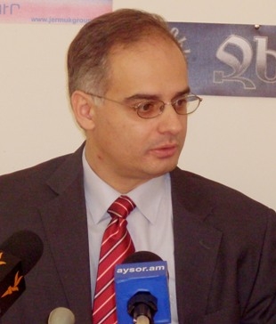 Левон Зурабян представил аргументы в пользу внеочередных выборов