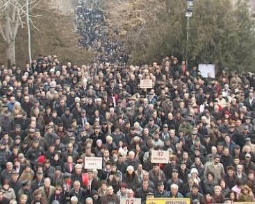 Тигран Карапетян показал политике властей красную карточку  