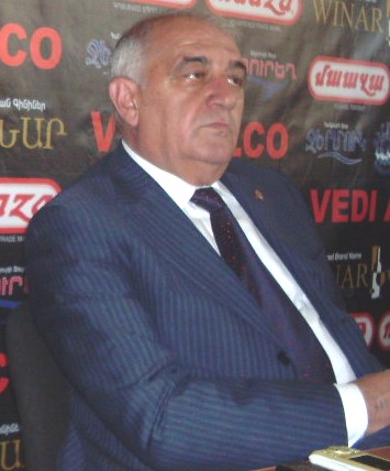 ՀՀԿ–ական պատգամավոր. «Ողջունում եմ Լևոն Տեր–Պետրոսյանին և կարծում եմ, որ քաղաքակիրթ ընդդիմություն ունենալու  լավագույն օրինակներից մեկն է»