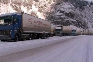 60 армянских грузовиков пересекли КПП 
