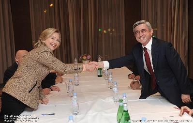 Սերժ Սարգսյանը հանդիպում է ունեցել ԱՄՆ պետքարտուղար Հիլարի Քլինթոնի հետ