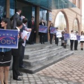 Ստյոպա Սաֆարյան. «ՕԵԿ-ի լոգոն աղջիկ վախտվանն է»