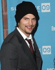 Էշթոն Կատչերը տիեզերքում