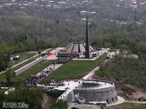 Президент Армении возложил венок к Мемориалу памяти жертв Геноцида армян