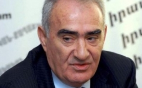 Գալուստ Սահակյանի պատասխանը Անի Քոչարին