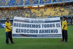 Аргентинский клуб «Бока Хуниорс» перед матчем почтил память жертв Геноцида армян