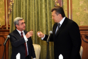 Янукович спас Сержа и подставил «прозападников»