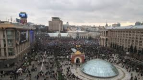 В Киеве протестующие заблокировали входы в здание администрации президента