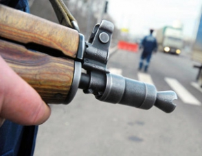 Российским полицейским могут разрешить применять оружие даже в толпе