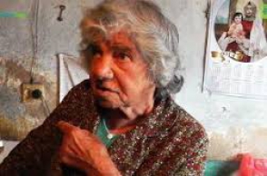 «Միայն Աստված է մեր պաշտպանը»,–ասում է վթարային շենքում պատսպարված միայնակ տարեց կինը