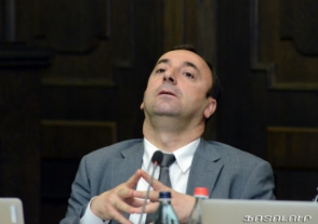 Հրայր Թովմասյանի նորանշանակ խորհրդականի մեծամիտ պահվածքը