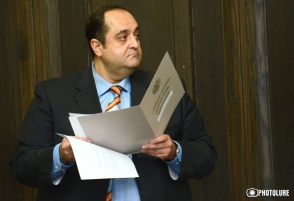 Վրաստանում նախկին դեպսպանը հայկական եկեղեցու միջադեպը կենցաղային վեճ է համարում