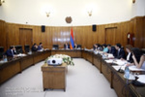 Կառավարությունում մեկնարկել են ՀՀ 2015 թ. պետբյուջեի նախագծի նախնական տարբերակի քննարկումները