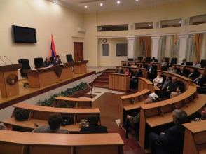 Ֆրանսիացի սենատոր Կալտենբախի հանդիպումն Արցախի խորհրադարանում