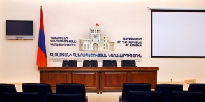 Լրագրողները տապալել են արդարադատության նախարարի ասուլիսը Սուրիկ Խաչատրյանի վերանշանակման պատճառով