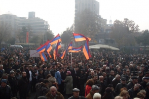 Общенародное движение провело митинг и шествие (видео)