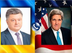 Порошенко и Керри обсудили ситуацию на Украине по телефону