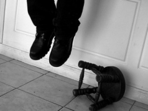 Ինքնասպանություն է գործել դռան շրջանակից կախվելու միջոցով