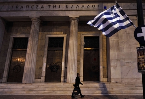 Греческие банки уже в понедельник могут стать банкротами
