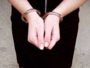 Կինը՝ ահաբեկչության մասին սուտ հաղորդում տալու մեղադրանքով