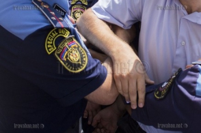 Մեղադրանք է առաջադրվել ոստիկանության աշխատակիցների նկատմամբ բռնություն գործադրելու համար