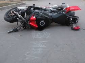 Բախվել են «ՎԱԶ-2121»-ը և «Մինսկ» մոտոցիկլետը