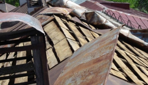 Ջերմուկում տանիքը քամուց պոկվել և քշվել է