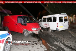 Երևանում բախվել են մարդատար «Գազելն» ու «Ֆորդ Տրանզիտը»