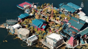 Կանադացի զույգը 500 տոննա կշռող լողացող տնակ–կղզի է կառուցել (ֆոտոշարք, տեսանյութ)