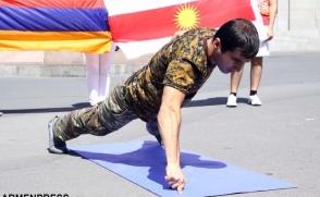 Մանվել Մամոյանը Գինեսի նոր ռեկորդ է սահմանել (տեսանյութ)