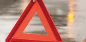 Հրազդան-Ծաղկաձոր ավտոճանապարհին «Mercedes c180»–ը հայտնվել է ձորակում