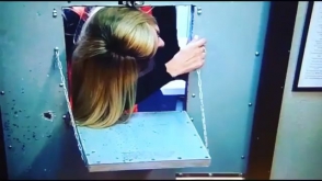 Դատապարտյալները ժամանակ են անցկացրել մարմնավաճառներ Ալլայի, Լուիզայի և Դիաննայի հետ