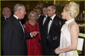 Արքայազն Չարլզը և նրա կինը հանդիպել են Լեդի Գագայի և Ռոբբի Ուիլյամսի հետ (լուսանկարներ)