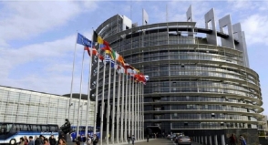 Европарламент проголосовал за централизацию ЕС и общую армию