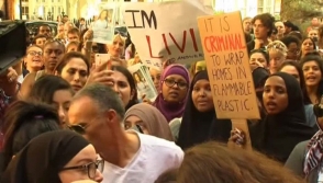 Протесты в Лондоне: люди требуют правды о жертвах пожара (видео)