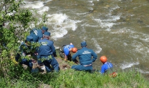 «Գնամ խեղդվեմ, որ ազատվեմ էս ցավից». Լոռու մարզում ինքնասպանություն գործած կինը գրություն է թողել