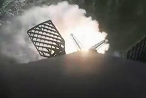 Маск показал видео падения первой ступени ракеты-носителя «Falcon 9» в океан