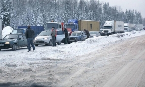 Дорога Степанцминда-Ларс закрыта для всех типов автомобилей