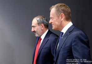 Сохранение статус-кво по Карабаху не может долго продолжаться – Дональд Туск