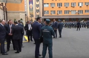 Никол Пашинян посетил Полицию РА (прямой эфир)