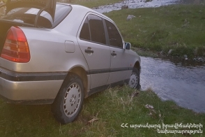 Mercedes C180–ը հայտնվել է Հրազդան գետում