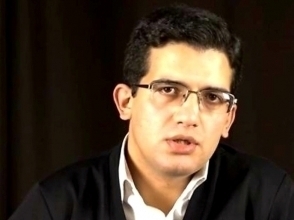 Սպանդ էլ կանի, միայն թե սուպերվարչապետի կոստյումը մշտապես կրի