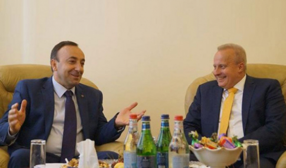 Посол России призвал Грайра Товмасяна при любых обстоятельствах остаться и продолжать работать – «Жоховурд»