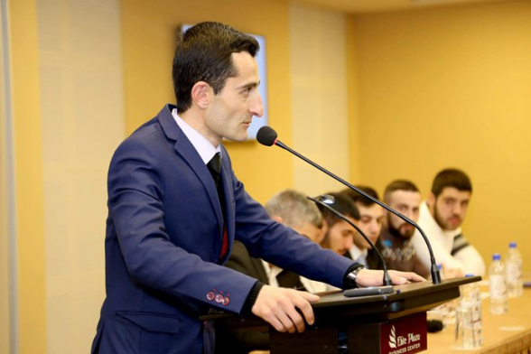 Քայլարածները վնգստում են, թե բա Վիտալի Բալասանյանի հայտարարությունը սպառնալիք է պետությանը