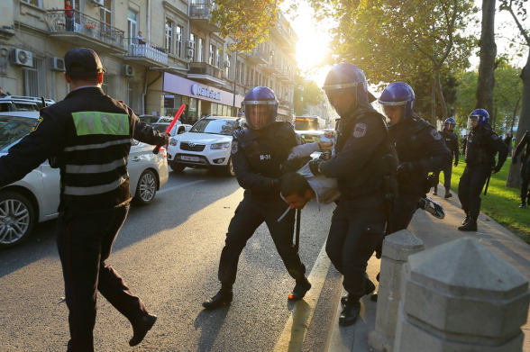 Евросоюз призвал Баку расследовать задержания участников мирного митинга