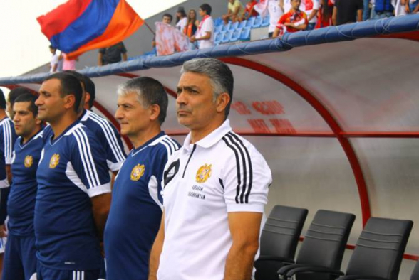 Աբրահամ Խաշմանյանը՝ Հայաստանի ֆուտբոլի ազգային հավաքականի գլխավոր մարզիչ