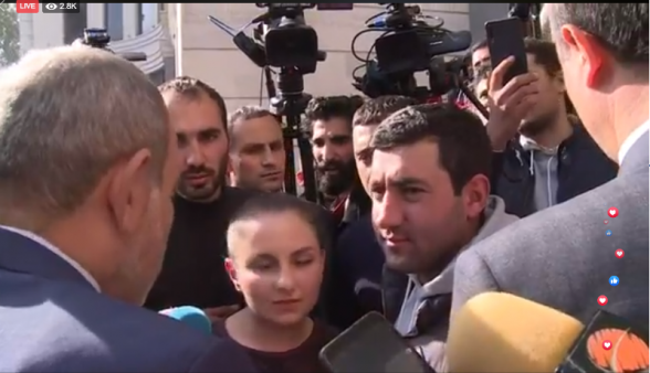 Никол Пашинян – протестующим студентам: «Я не разделяю ни одно из ваших требований и оценок» (видео)